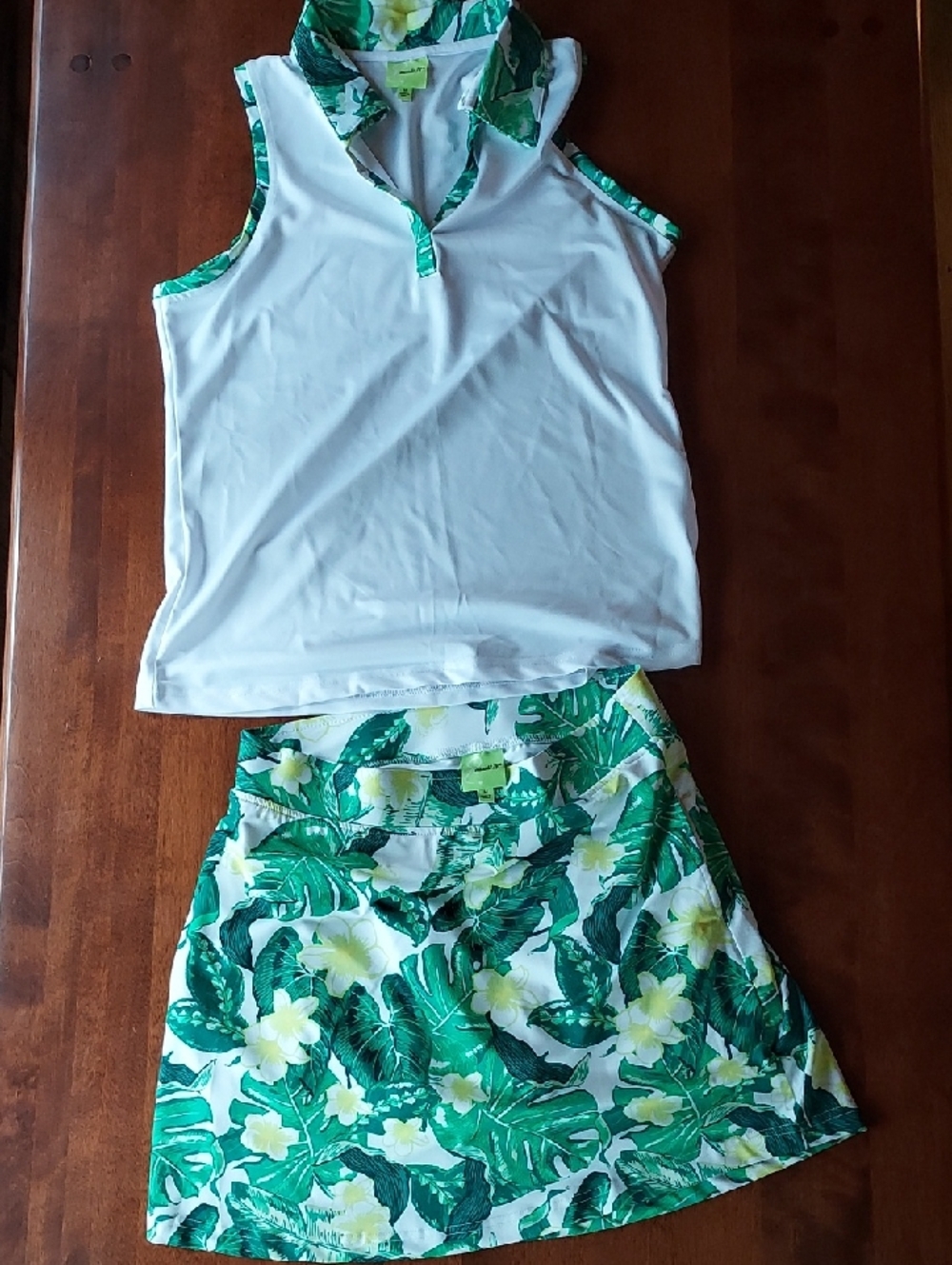 Emerald 78 White Tank with Green Tropical Print Skort Set